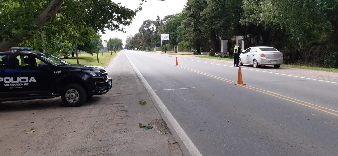 Huyó de un control en Funes, amenazó a los inspectores y los quiso coimear: quedó detenido